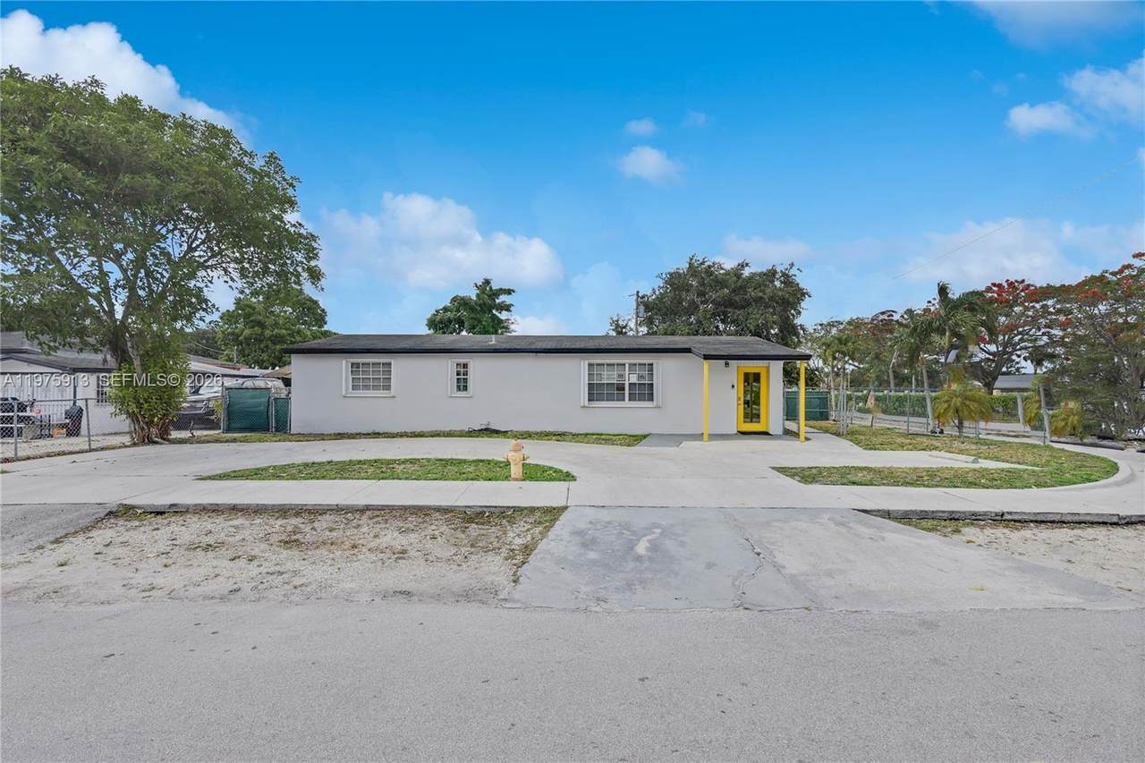 2570 152nd Ter - Photo 1