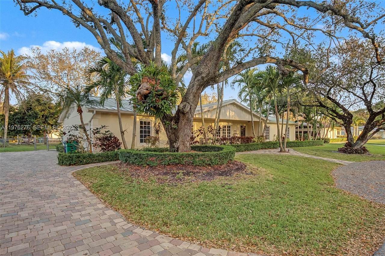 https://bt-photos.global.ssl.fastly.net/miami/1280_boomver_1_A11976276-2.jpg
