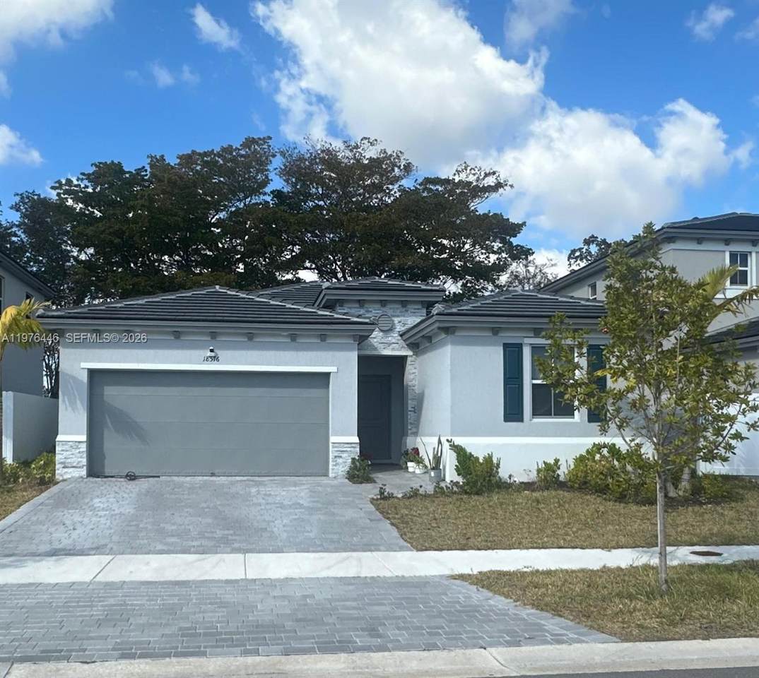 18576 136th Ct - Photo 1