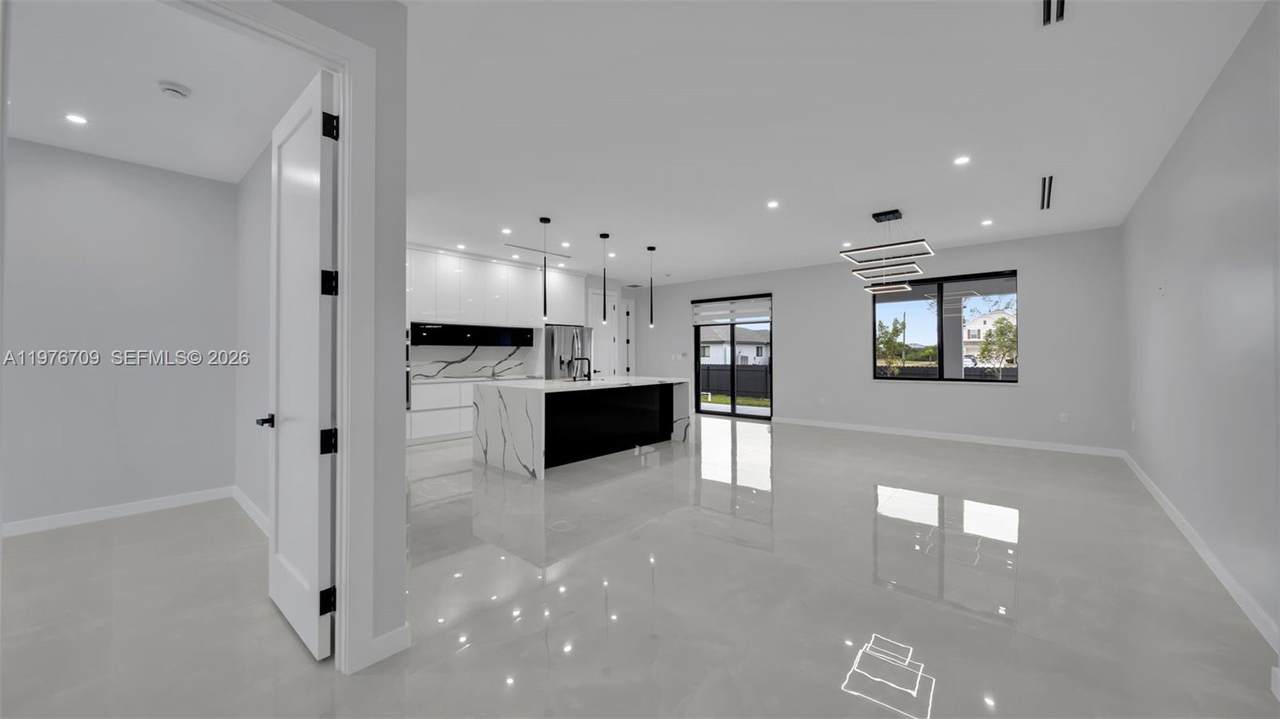 https://bt-photos.global.ssl.fastly.net/miami/1280_boomver_1_A11976709-2.jpg