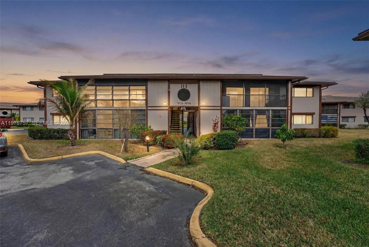 9748 Belfort Cir - Photo 1