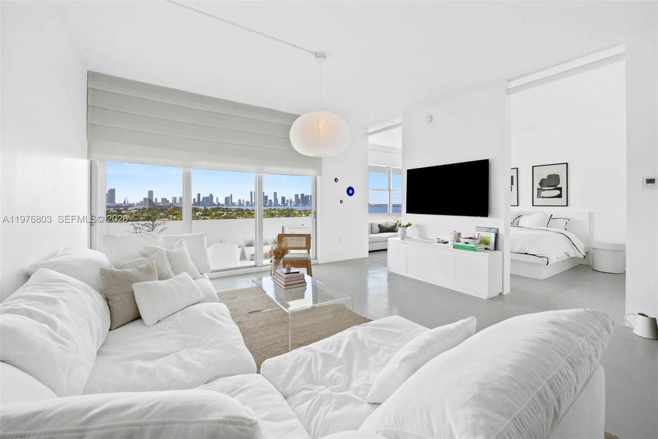 3 Island Ave - Photo 1