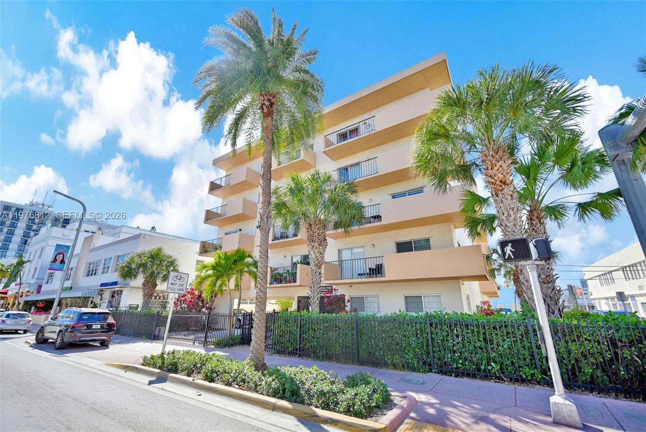 1150 Collins Ave - Photo 1