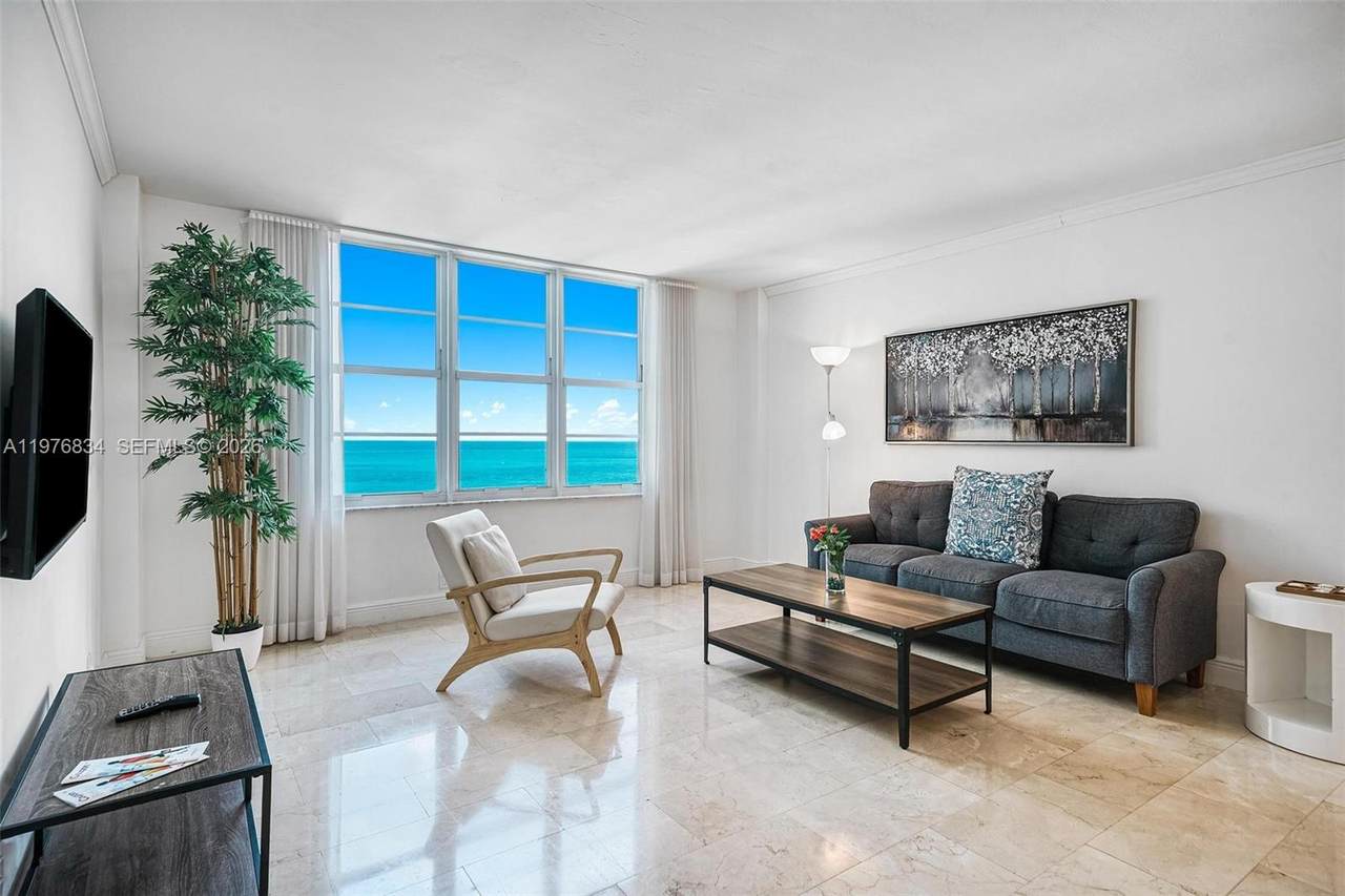 5101 Collins Ave - Photo 1
