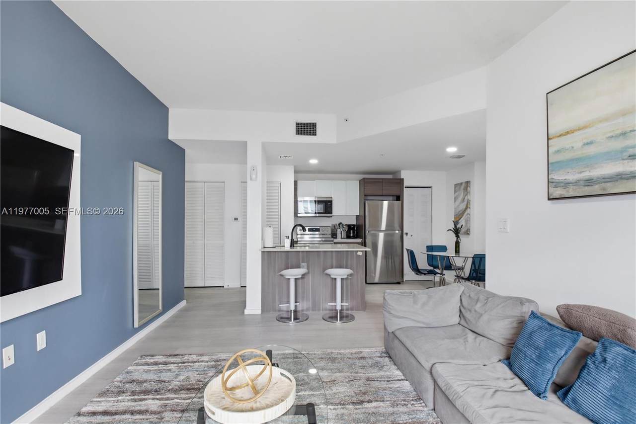 481 29th St - Photo 1