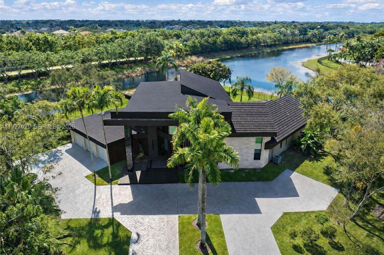 https://bt-photos.global.ssl.fastly.net/miami/1280_boomver_1_A11977029-2.jpg