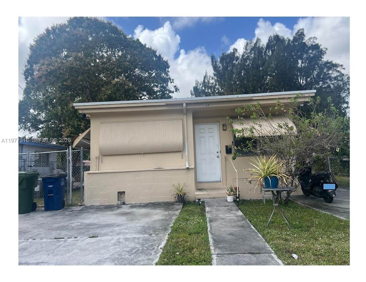 308 4th Ave - Photo 1