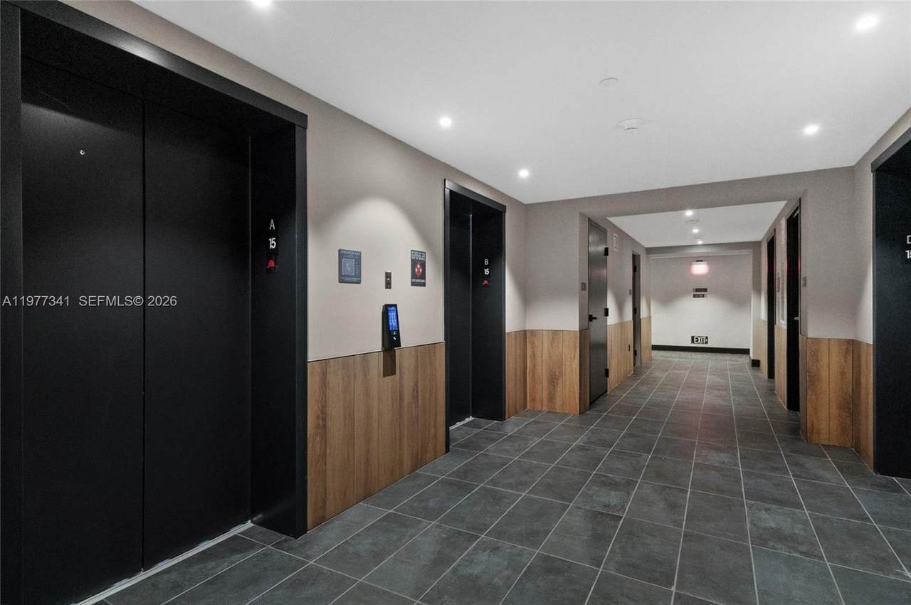 121 5 ST - Photo 1