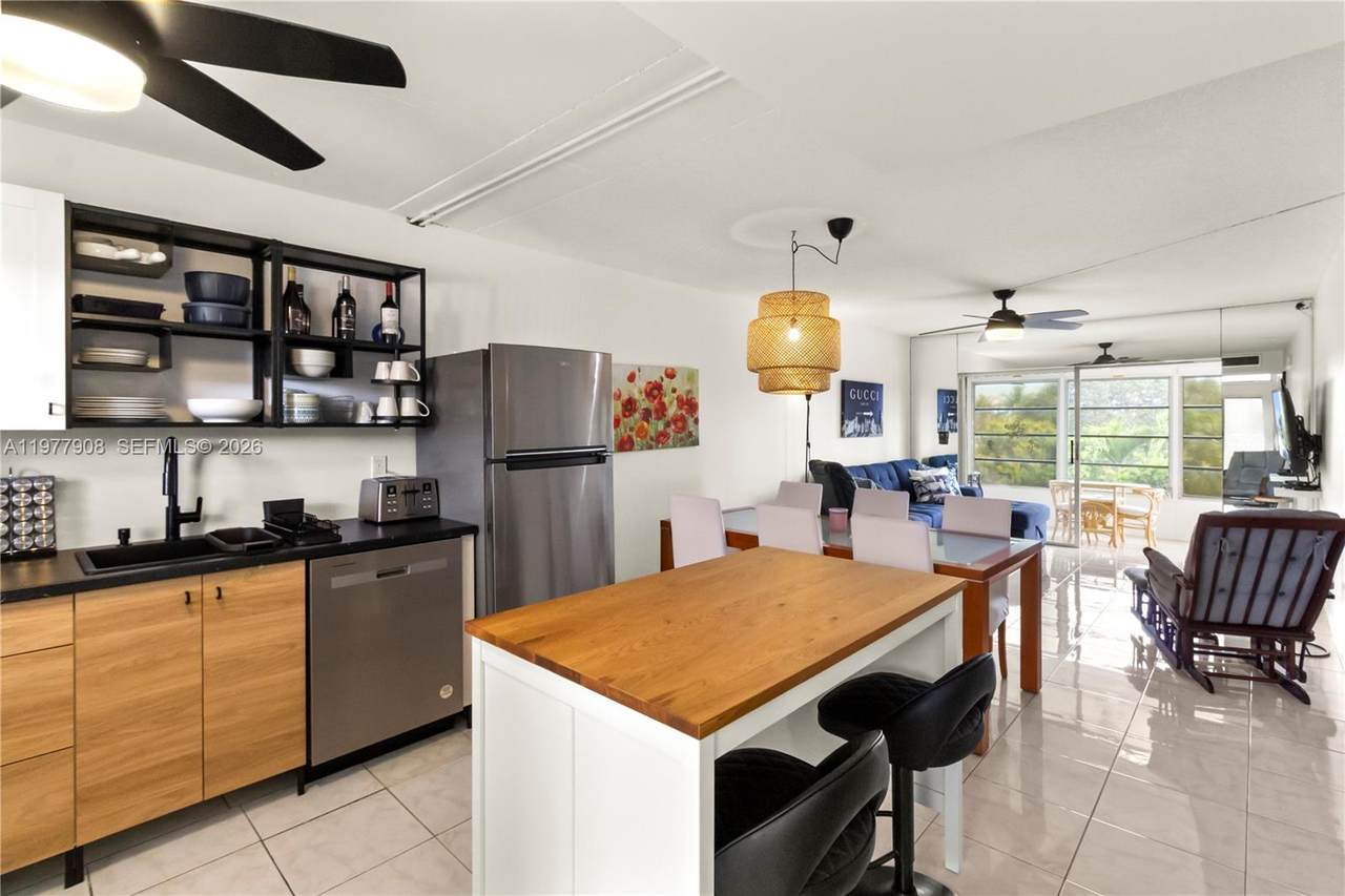 2901 46th Ave - Photo 1