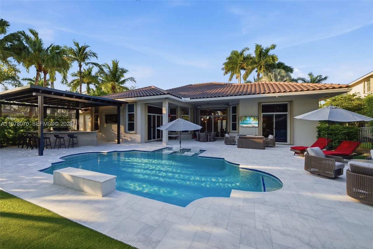 https://bt-photos.global.ssl.fastly.net/miami/1280_boomver_1_A11978070-2.jpg