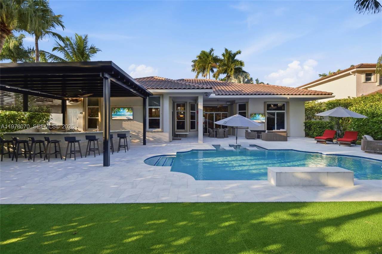 https://bt-photos.global.ssl.fastly.net/miami/1280_boomver_1_A11978070-2.jpg