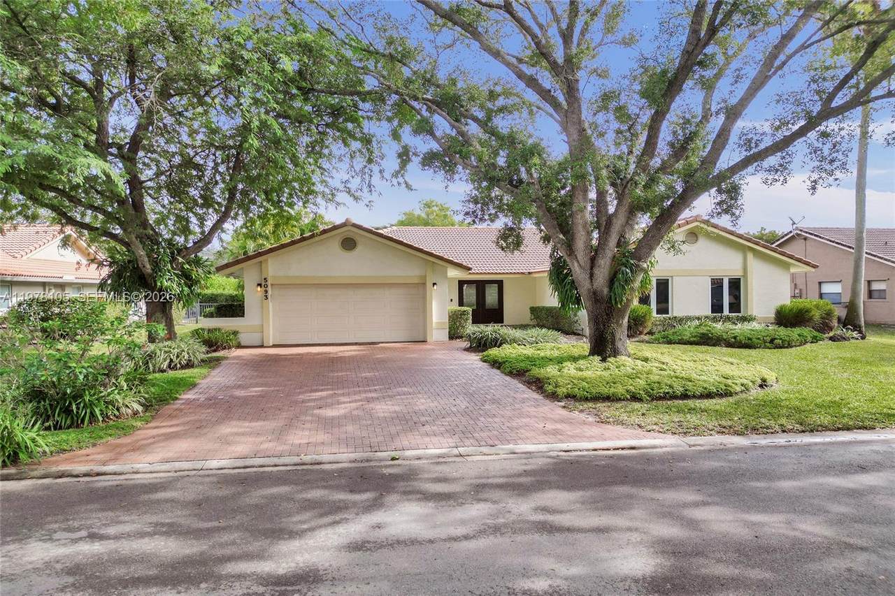 5093 86th Way - Photo 1