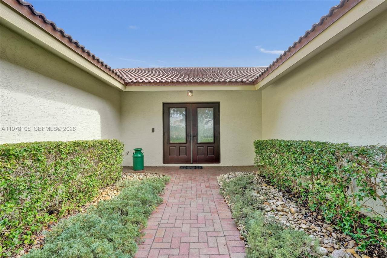 https://bt-photos.global.ssl.fastly.net/miami/1280_boomver_1_A11978105-2.jpg