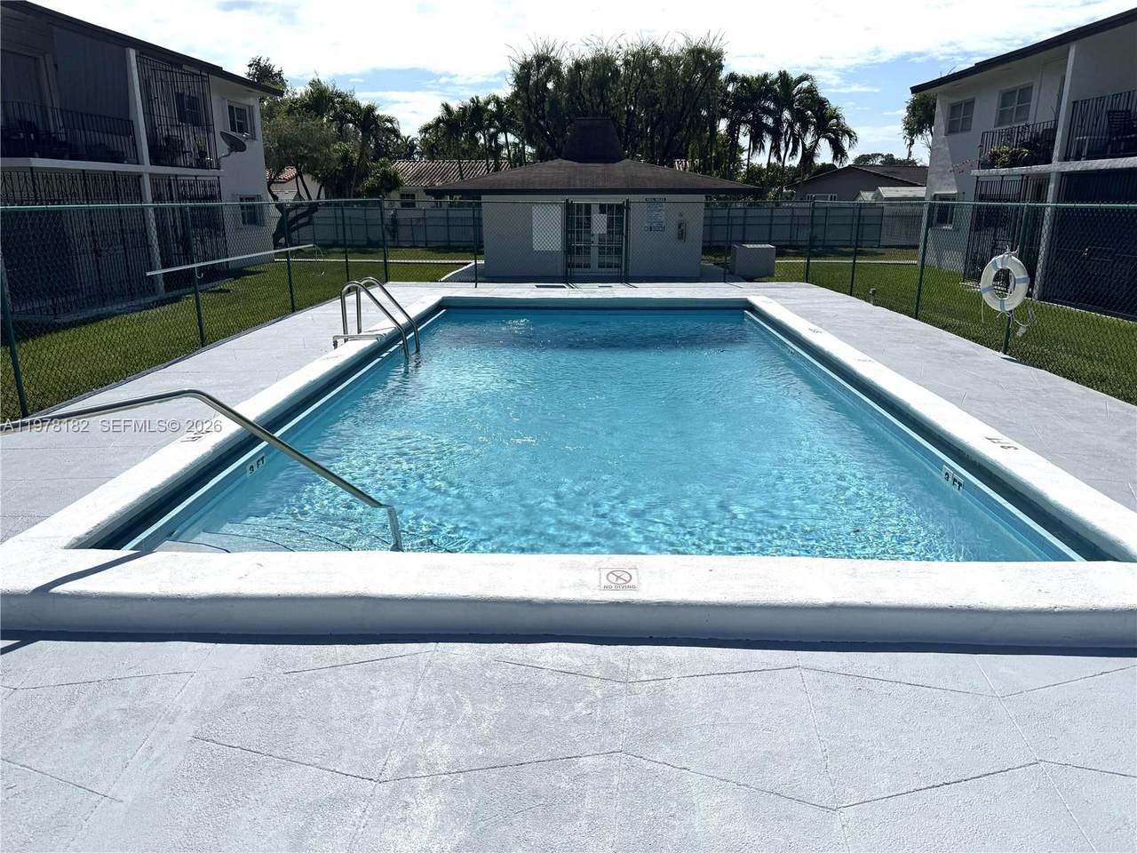 https://bt-photos.global.ssl.fastly.net/miami/1280_boomver_1_A11978182-2.jpg
