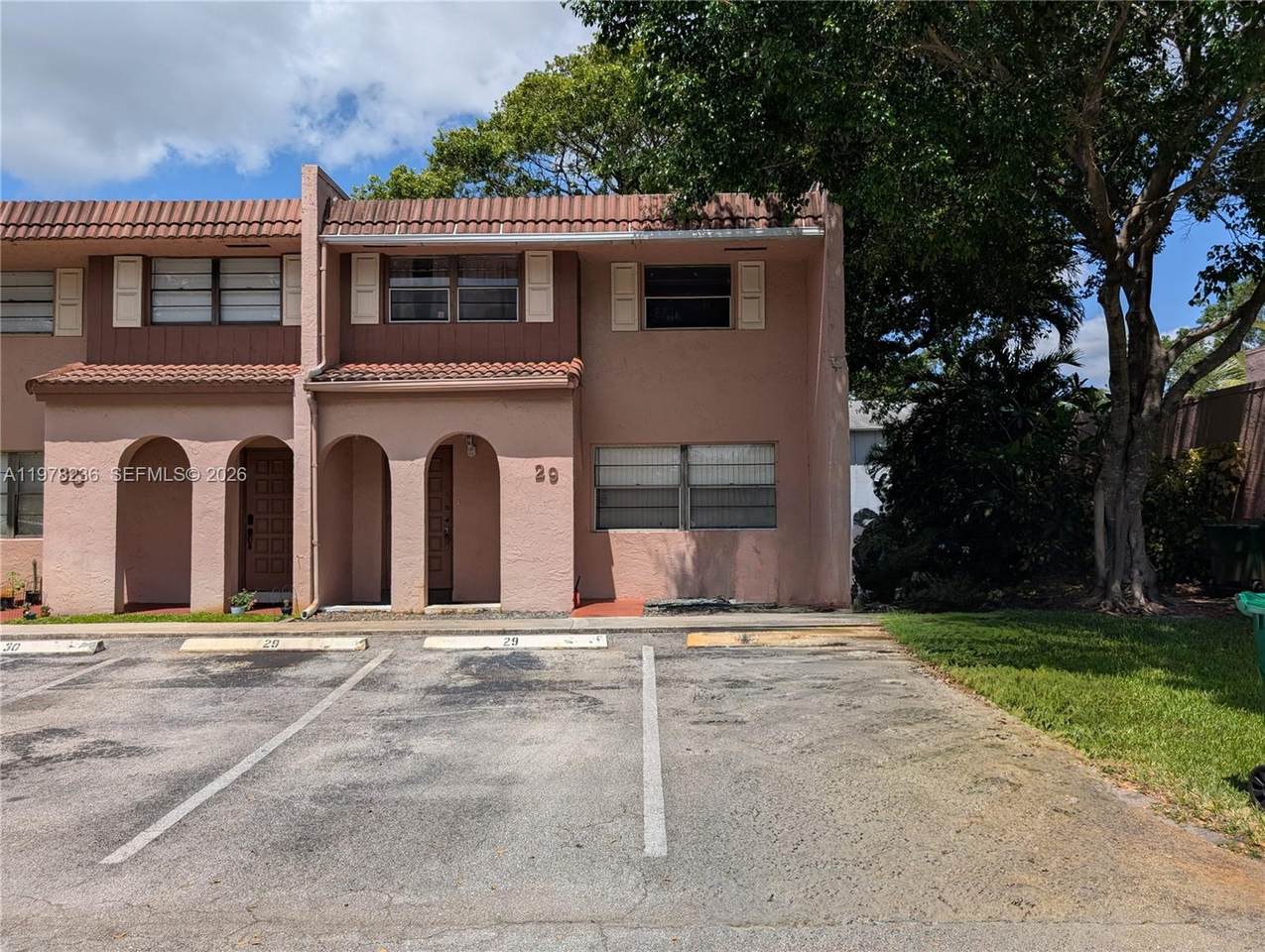 29 Seville Cir - Photo 1