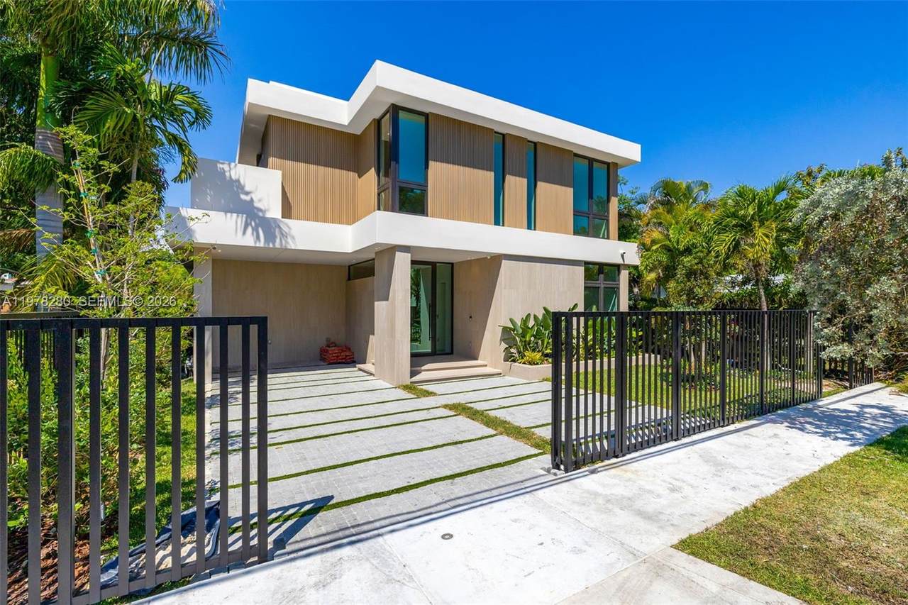 3457 Oak Ave - Photo 1