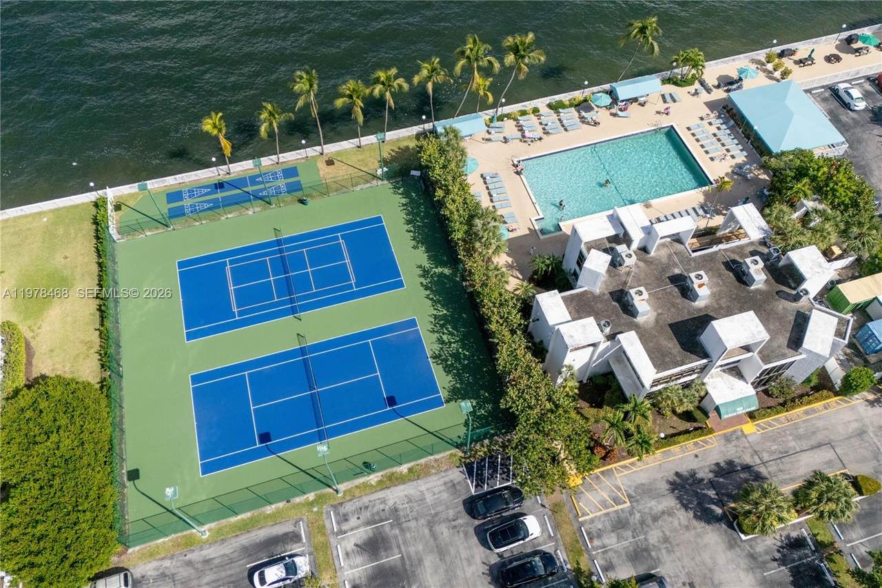 https://bt-photos.global.ssl.fastly.net/miami/1280_boomver_1_A11978468-2.jpg