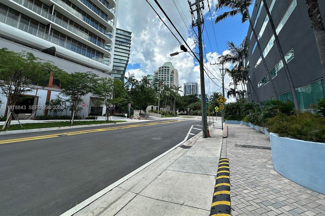 https://bt-photos.global.ssl.fastly.net/miami/1280_boomver_1_A11978843-2.jpg