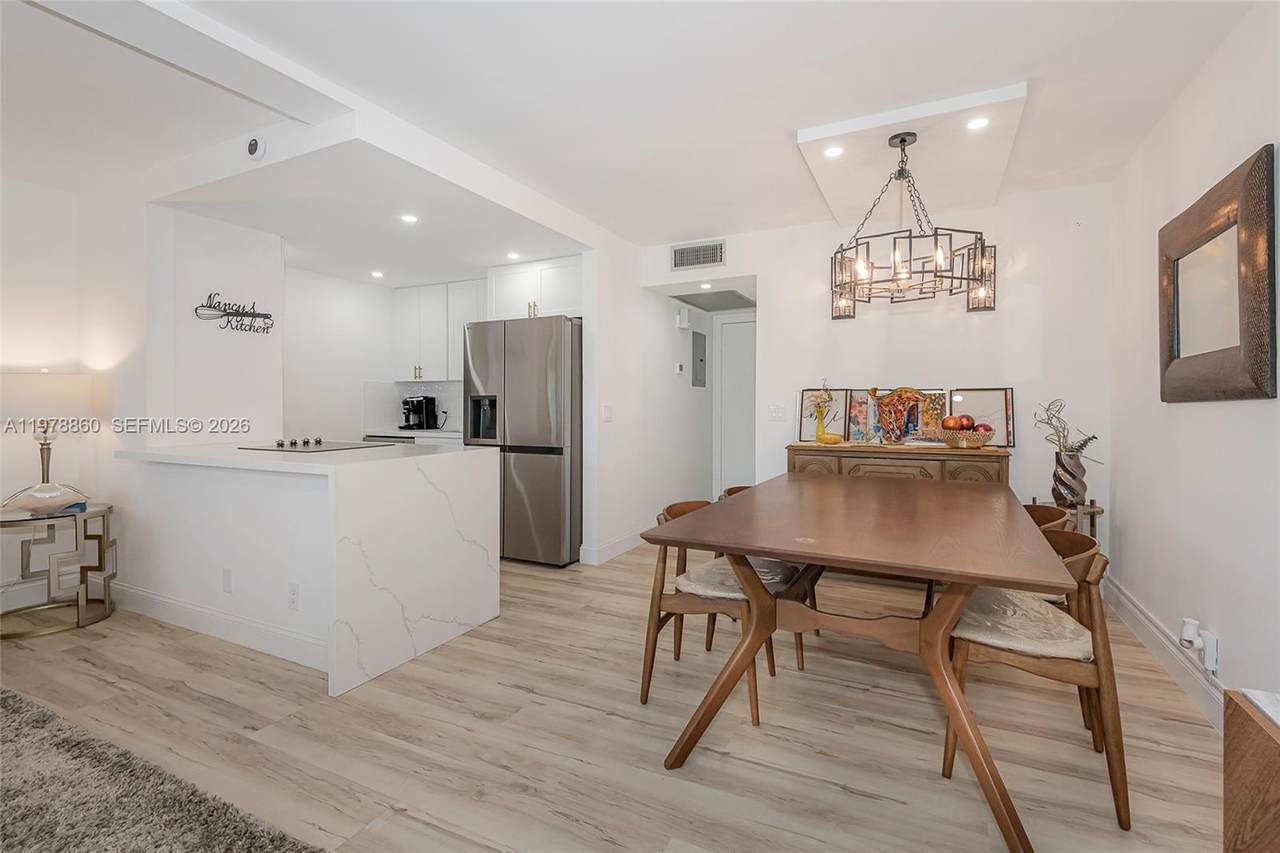 300 134th Way - Photo 1