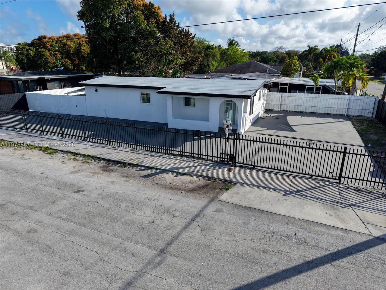 10090 Fern St - Photo 1