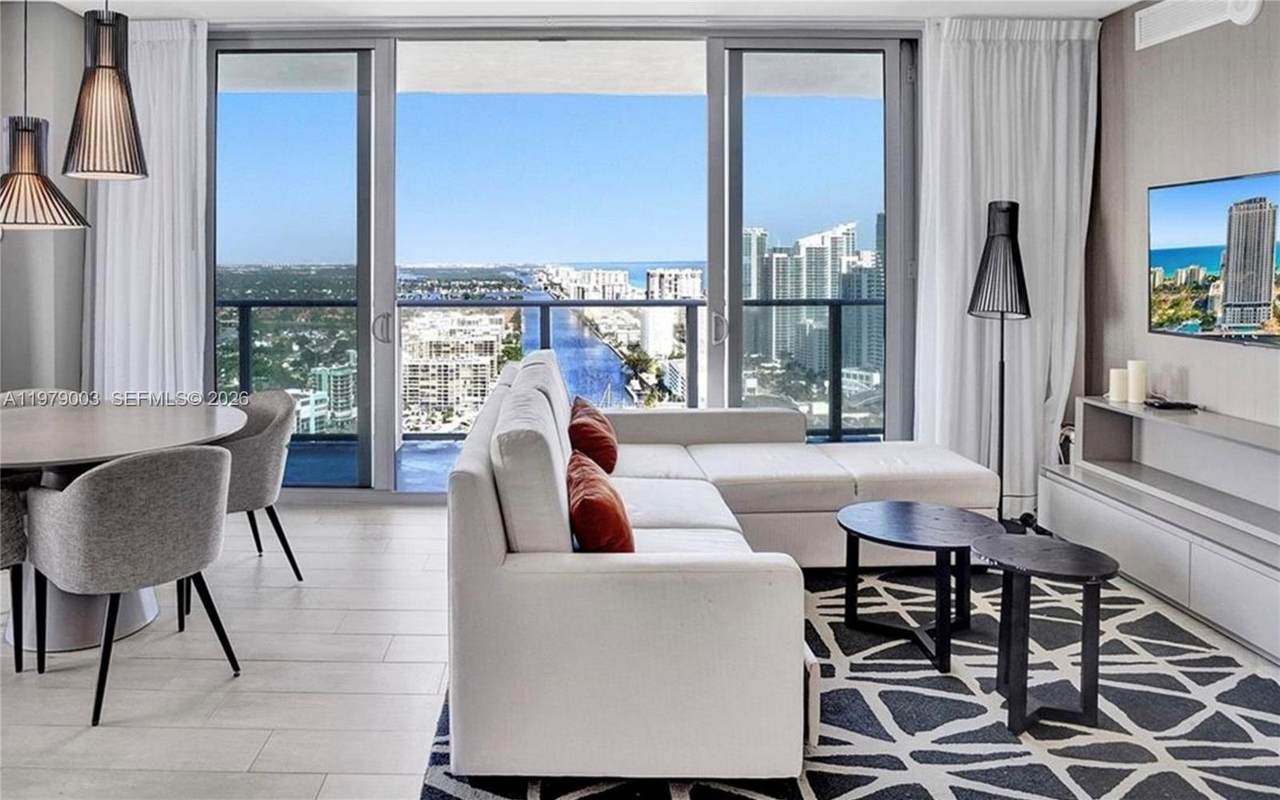 4010 Ocean Dr - Photo 1