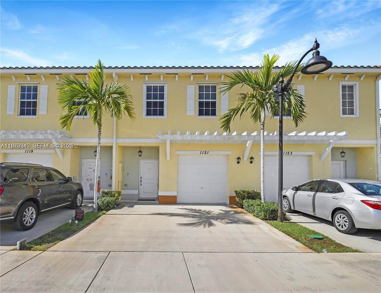 1121 41st Ln - Photo 1