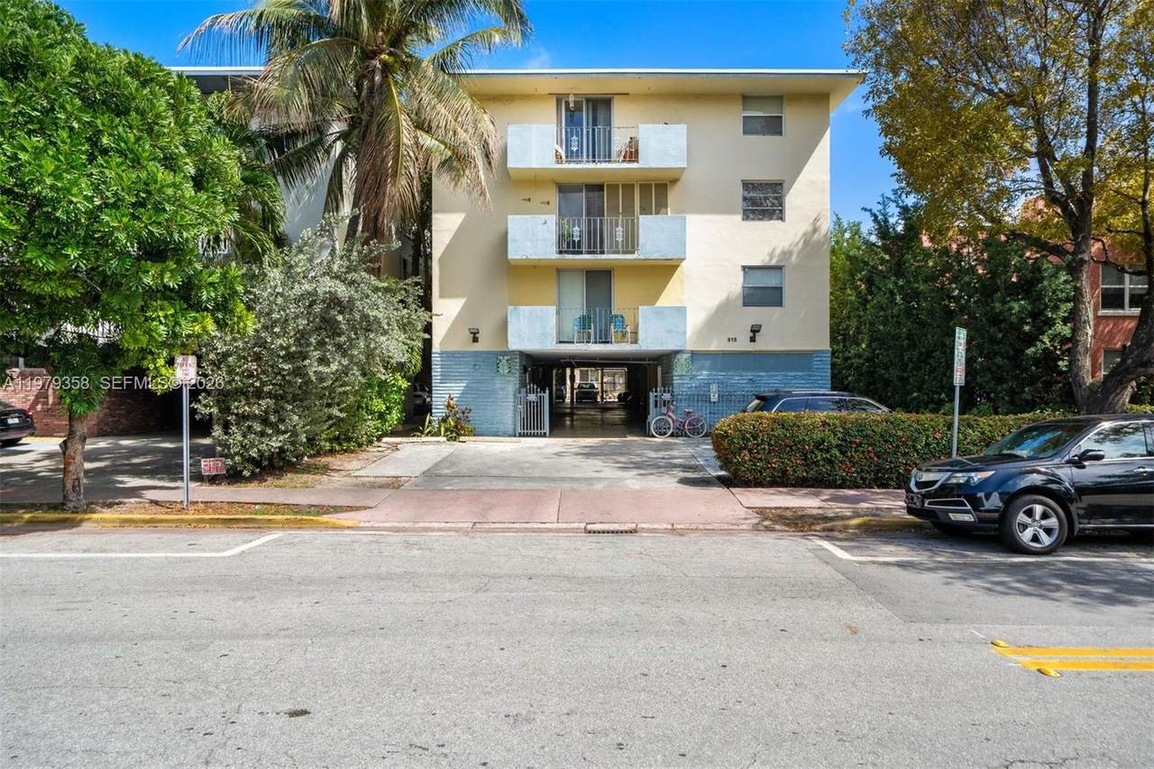 915 Jefferson Ave - Photo 1