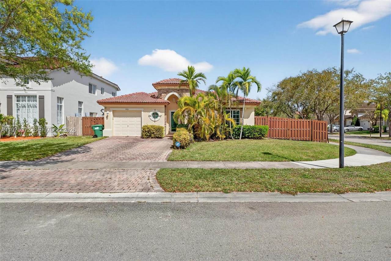 https://bt-photos.global.ssl.fastly.net/miami/1280_boomver_1_A11979372-2.jpg