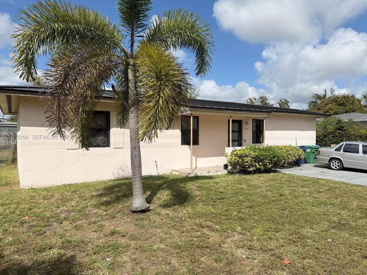 19320 7th Ave - Photo 1