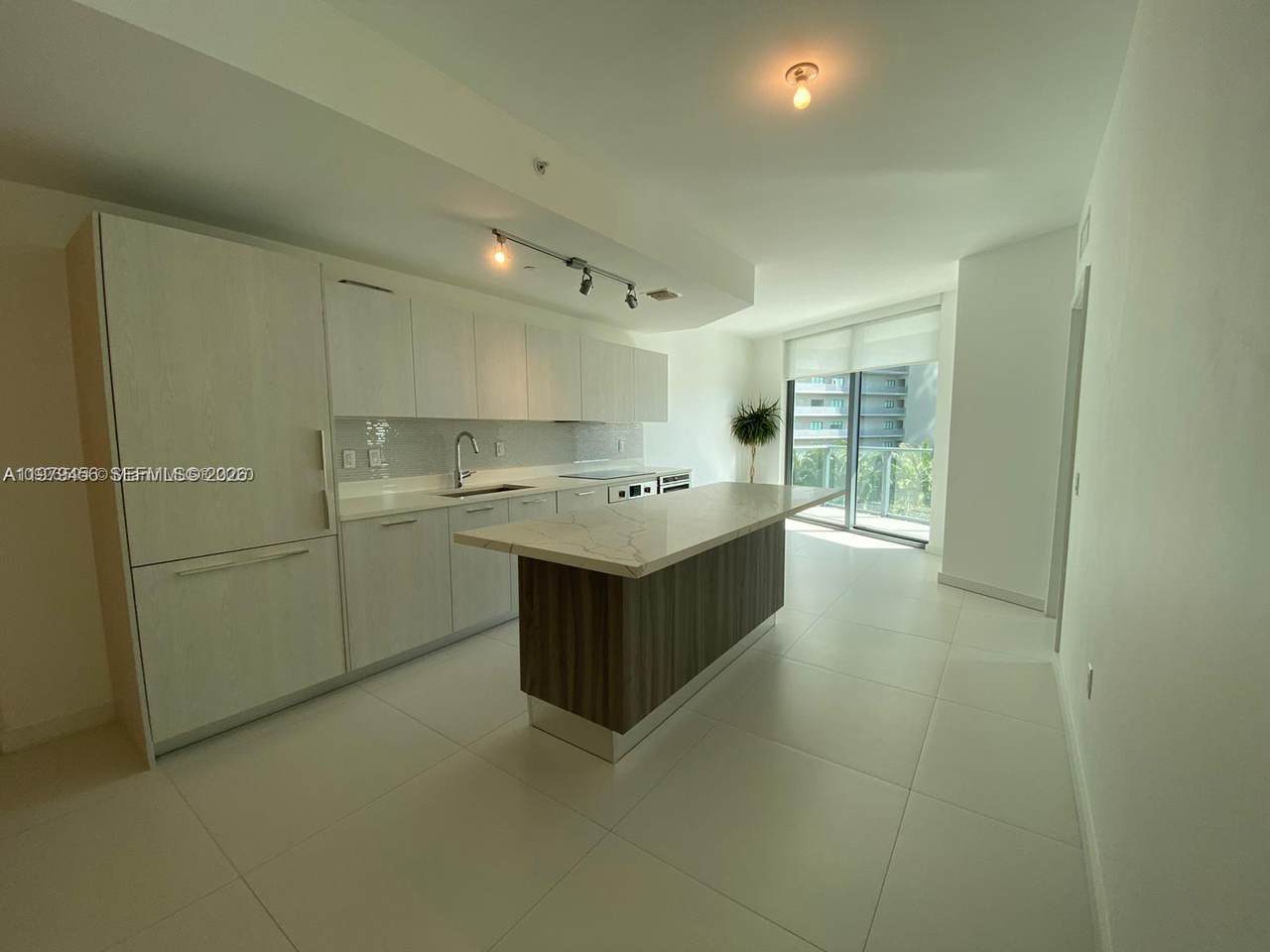 https://bt-photos.global.ssl.fastly.net/miami/1280_boomver_1_A11979456-2.jpg