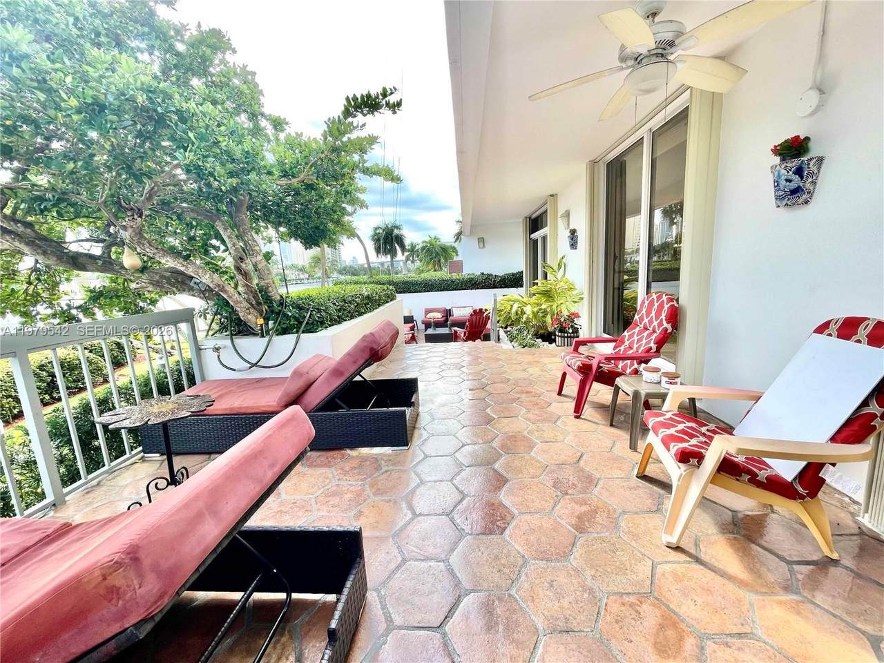 https://bt-photos.global.ssl.fastly.net/miami/1280_boomver_1_A11979542-2.jpg