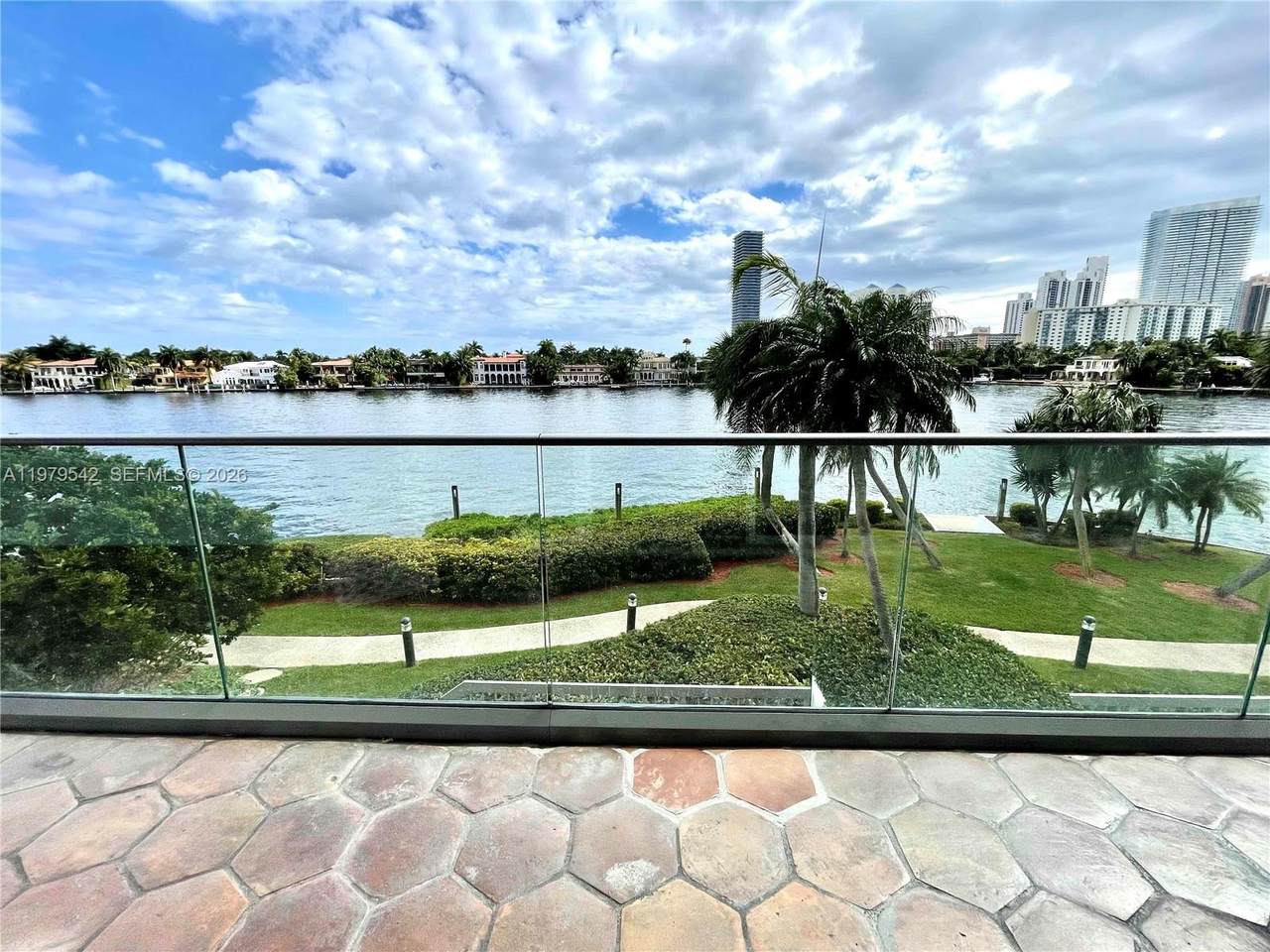 https://bt-photos.global.ssl.fastly.net/miami/1280_boomver_1_A11979542-2.jpg