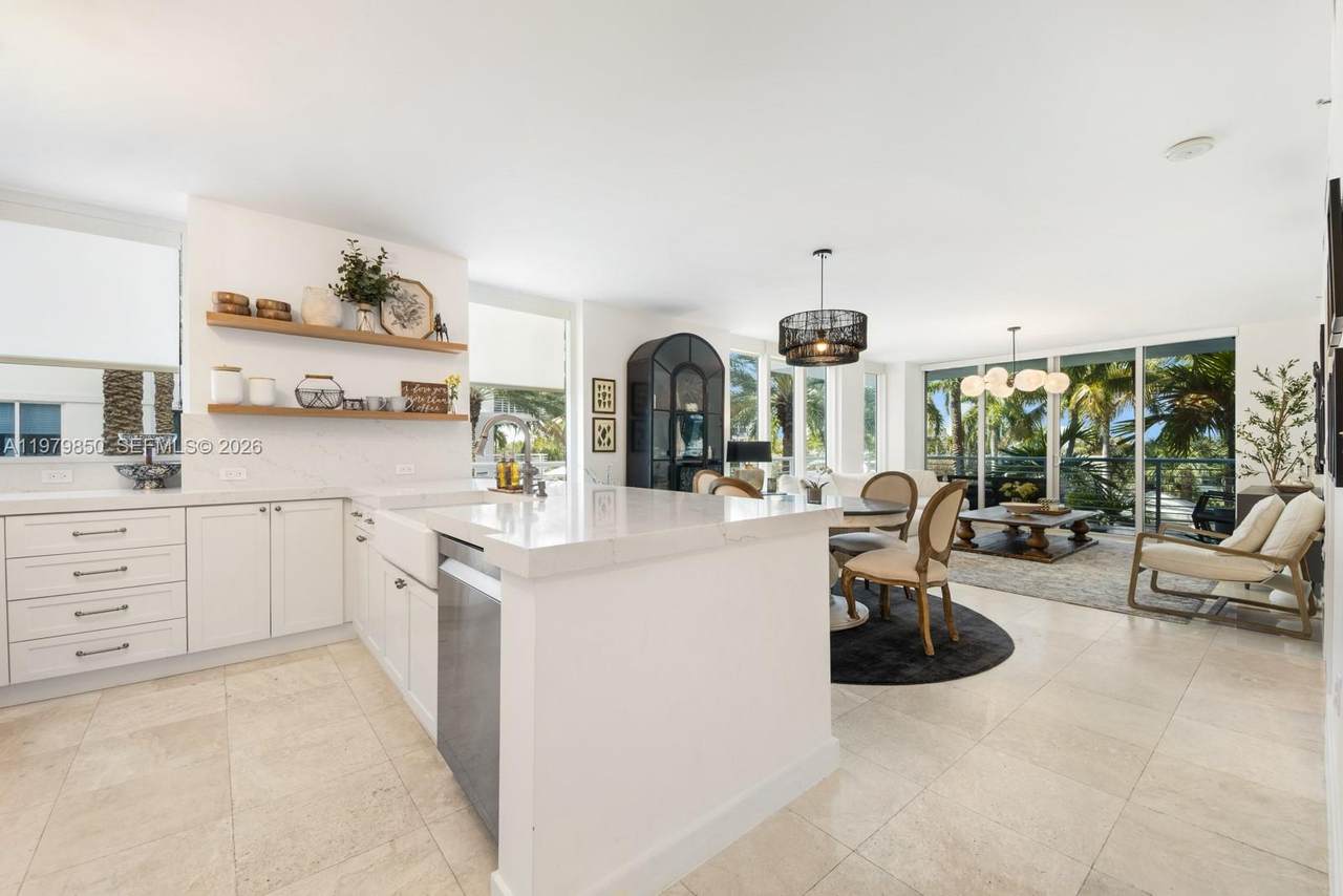 2831 Ocean Blvd - Photo 1