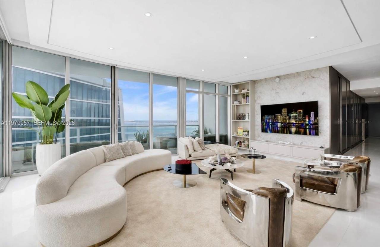 900 Biscayne Blvd - Photo 1