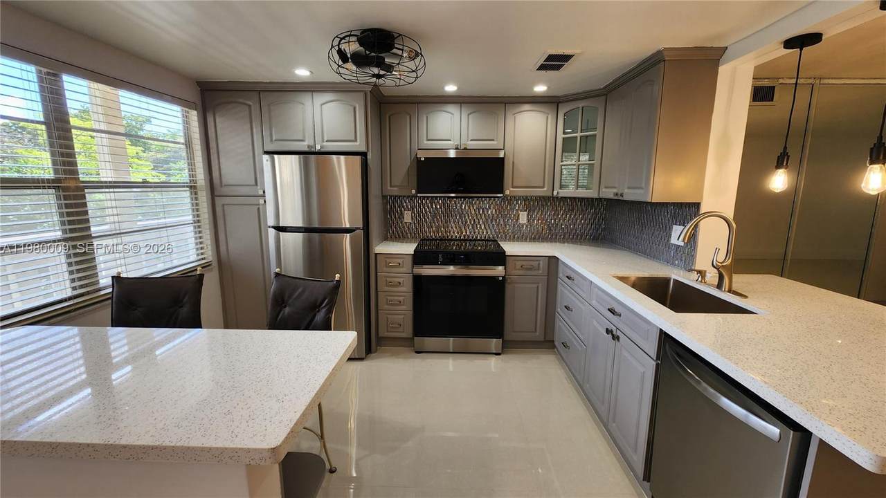 https://bt-photos.global.ssl.fastly.net/miami/1280_boomver_1_A11980009-2.jpg