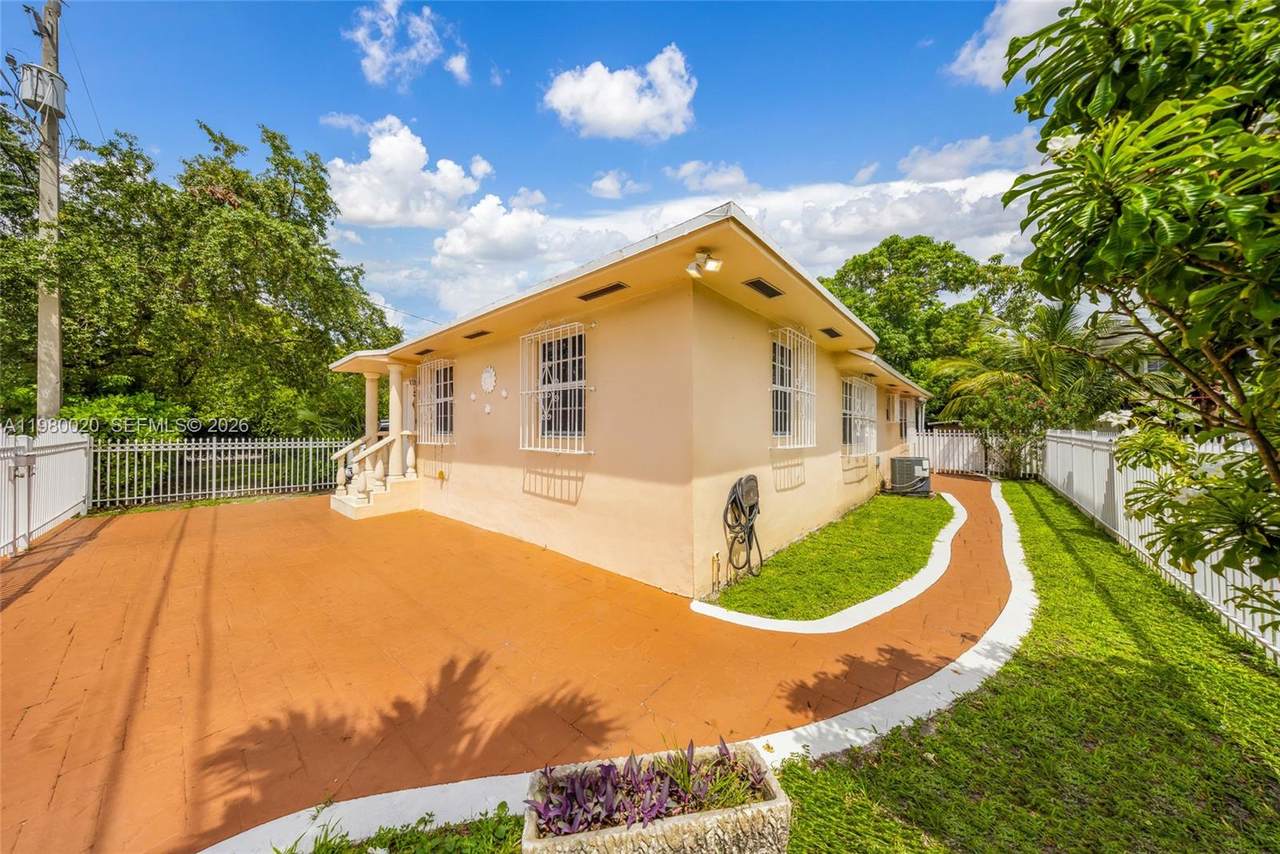https://bt-photos.global.ssl.fastly.net/miami/1280_boomver_1_A11980020-2.jpg