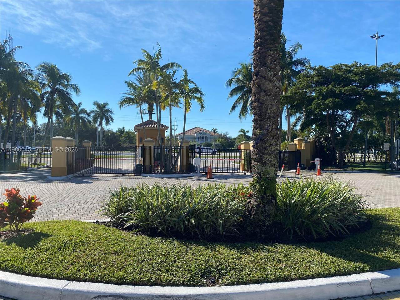 https://bt-photos.global.ssl.fastly.net/miami/1280_boomver_1_A11980045-2.jpg