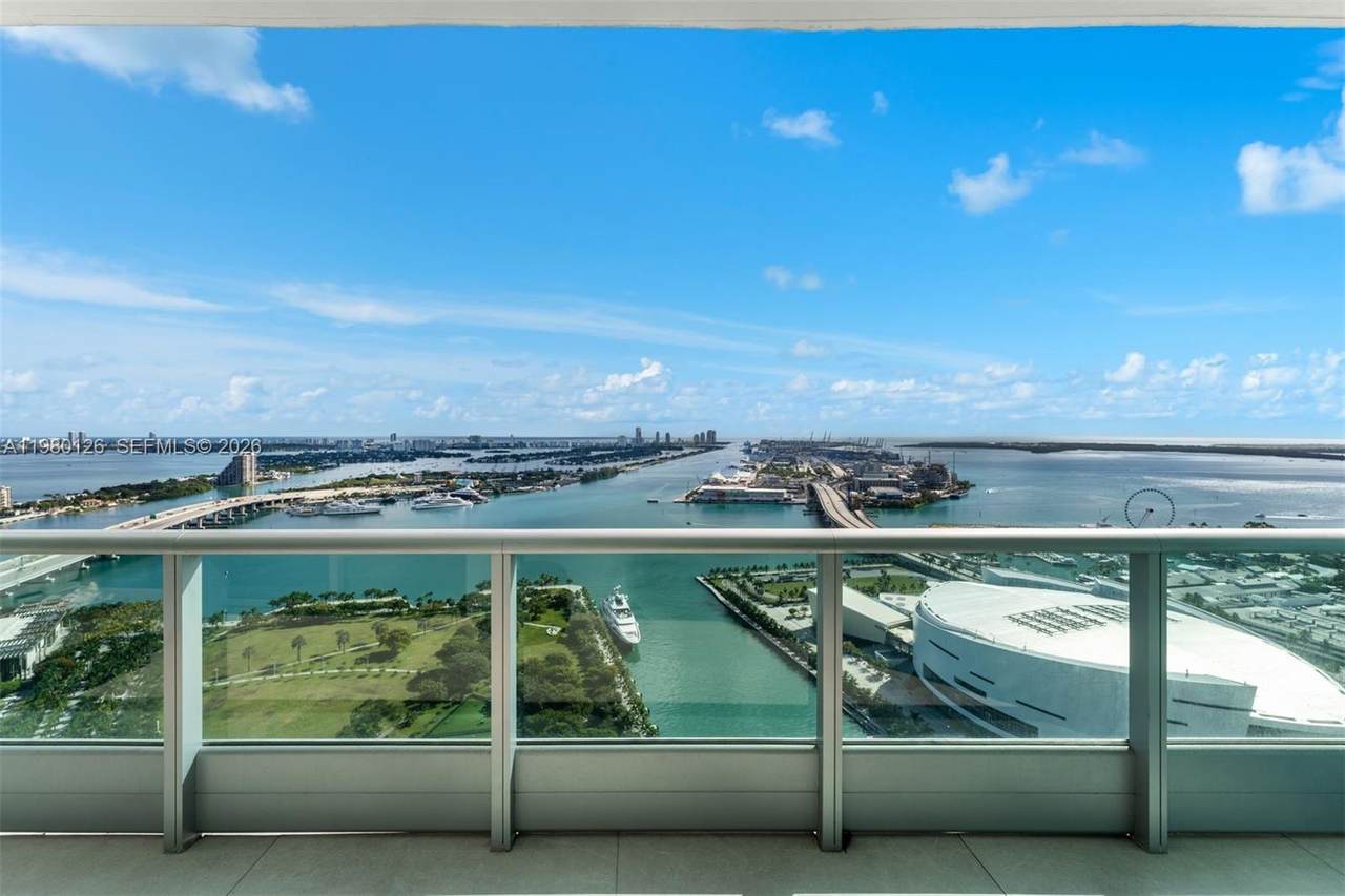 900 Biscayne Blvd - Photo 1
