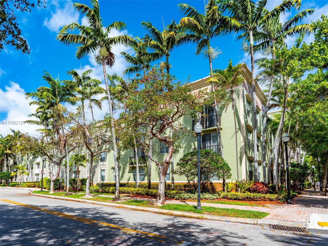 https://bt-photos.global.ssl.fastly.net/miami/1280_boomver_1_A11980127-2.jpg