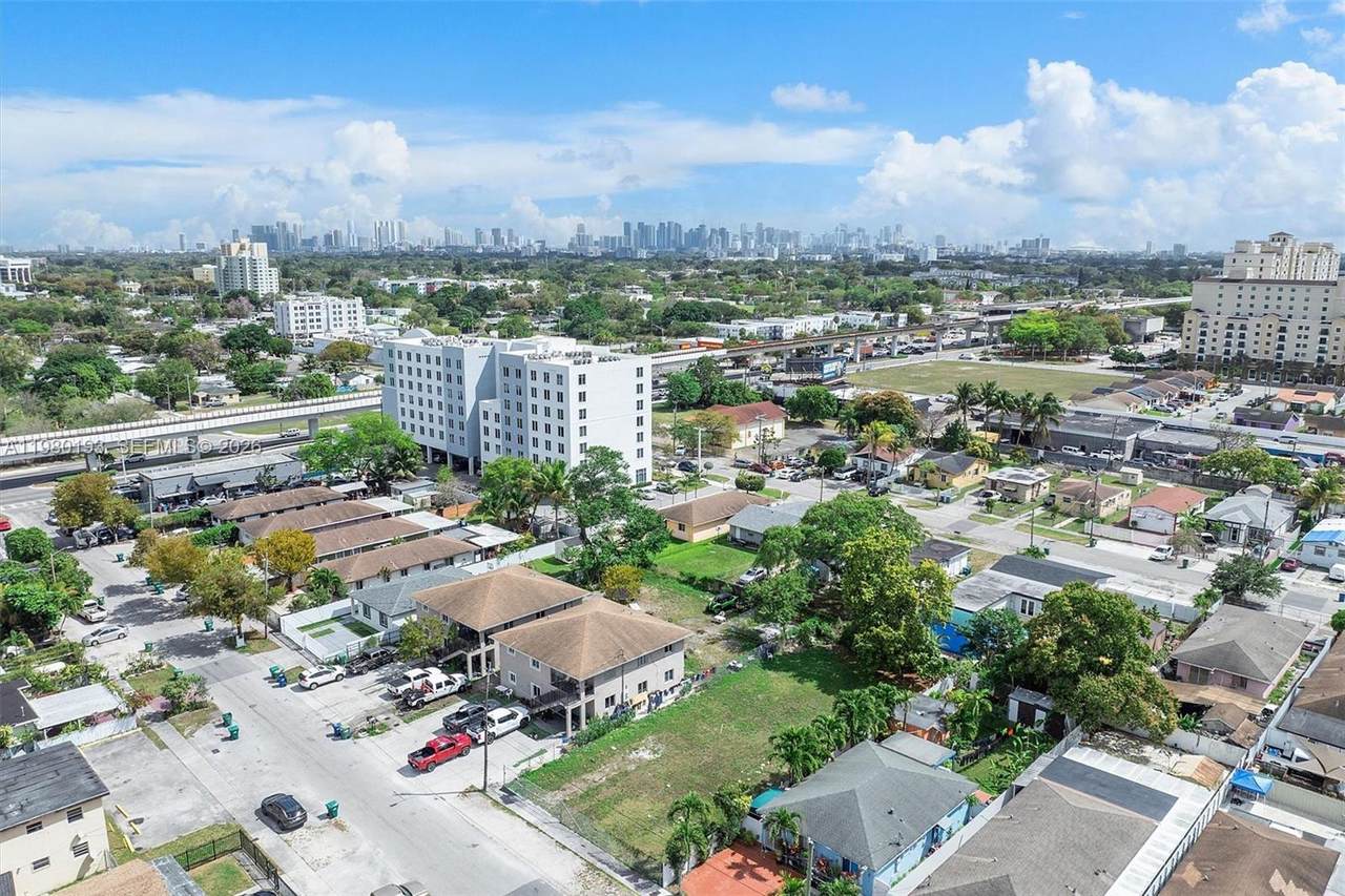 https://bt-photos.global.ssl.fastly.net/miami/1280_boomver_1_A11980193-2.jpg