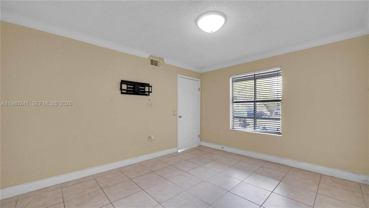 https://bt-photos.global.ssl.fastly.net/miami/1280_boomver_1_A11980241-2.jpg