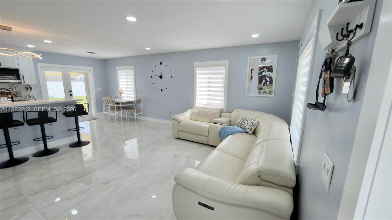 https://bt-photos.global.ssl.fastly.net/miami/1280_boomver_1_A11980243-2.jpg