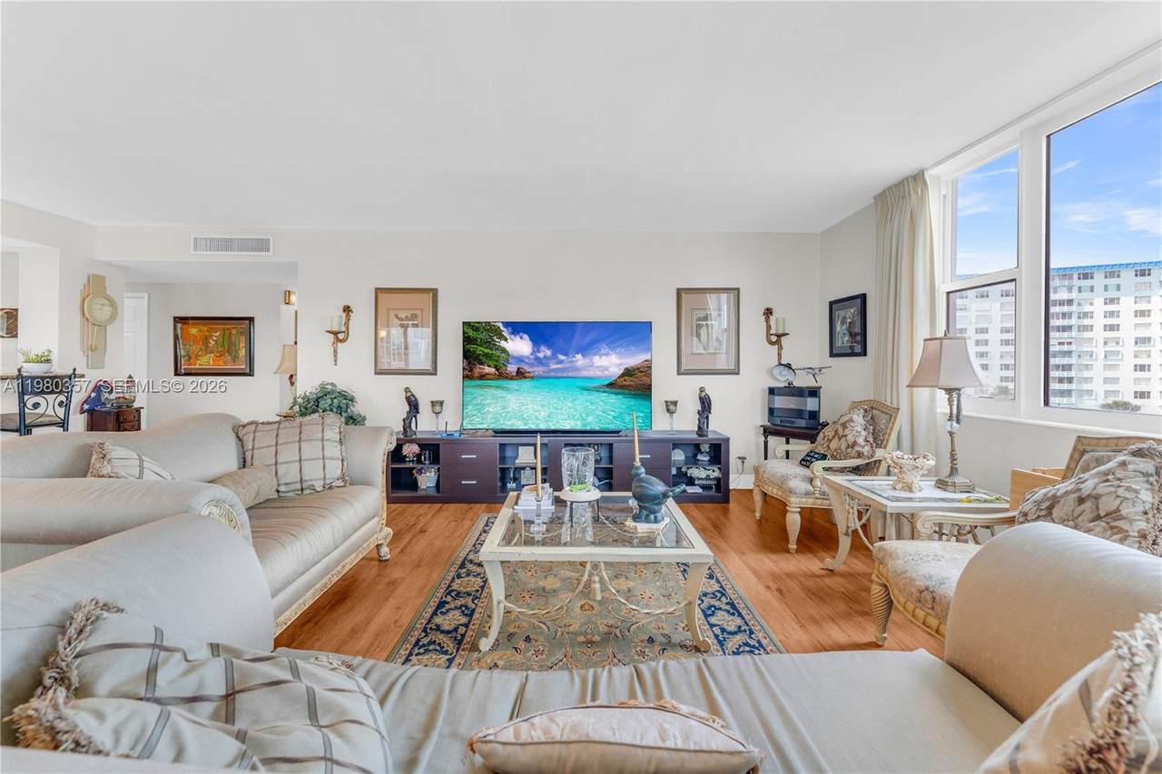3800 Hillcrest Dr - Photo 1