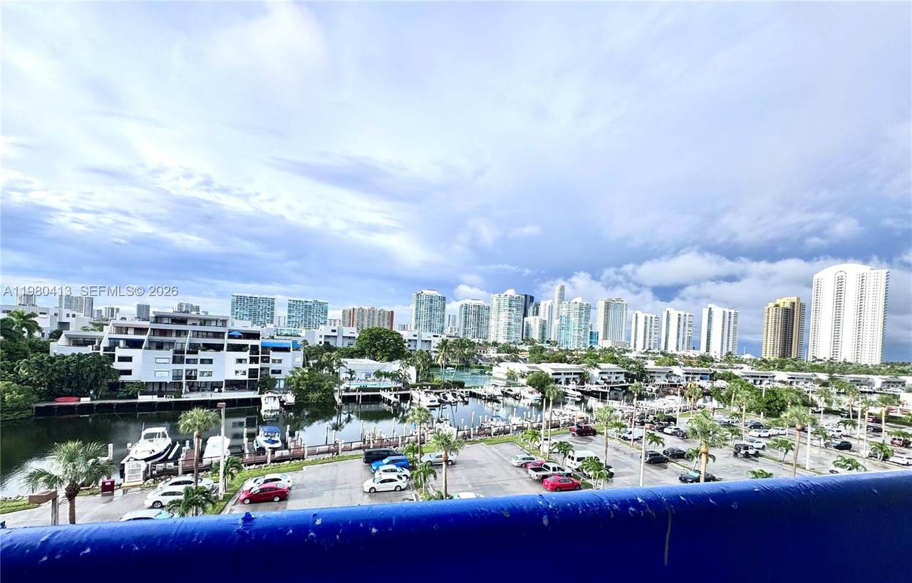 https://bt-photos.global.ssl.fastly.net/miami/1280_boomver_1_A11980413-2.jpg
