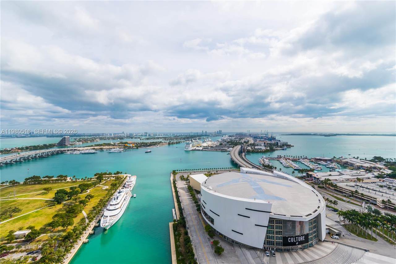 888 Biscayne Blvd - Photo 1