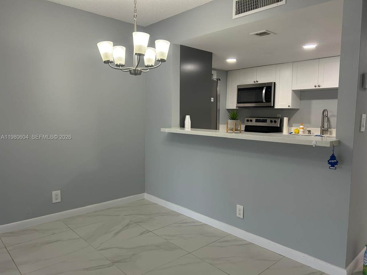 230 Lakeview Dr - Photo 1