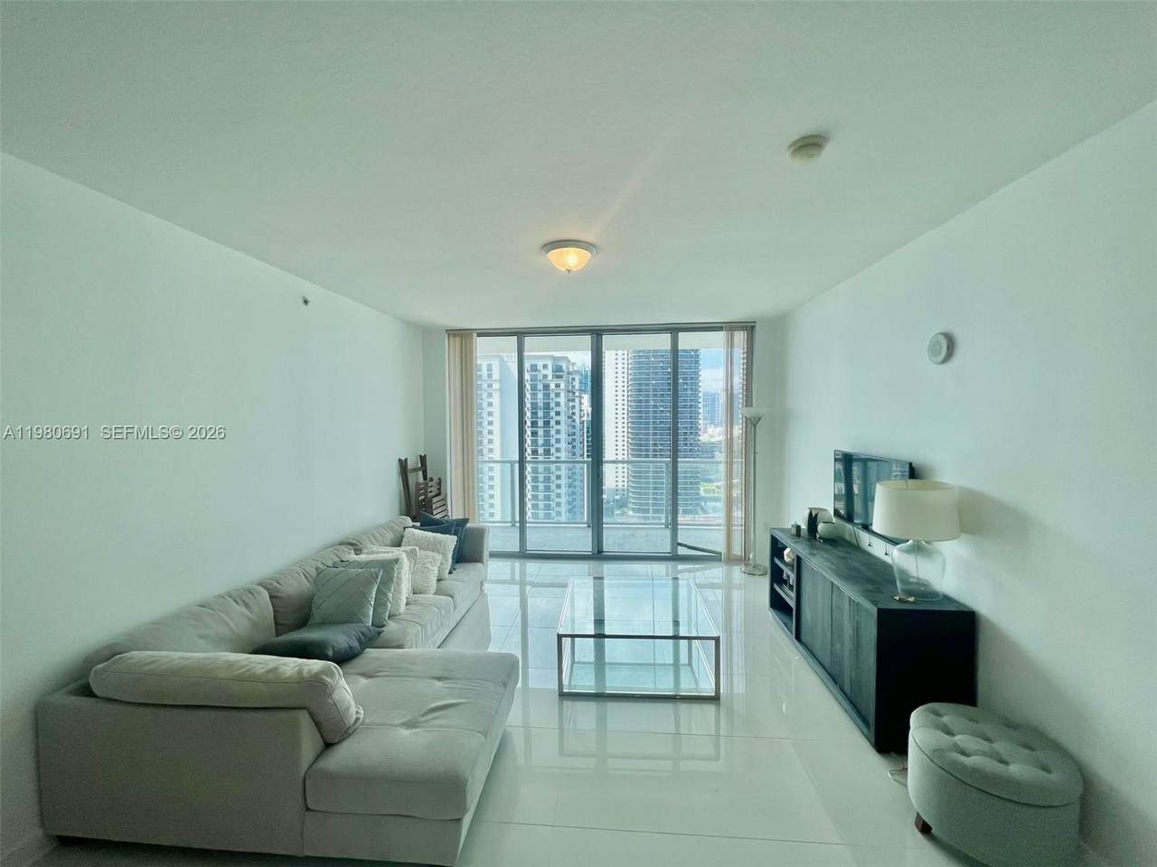 https://bt-photos.global.ssl.fastly.net/miami/1280_boomver_1_A11980691-2.jpg