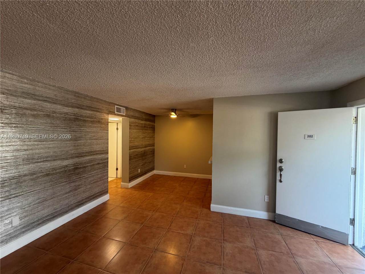 1801 Treasure Dr - Photo 1