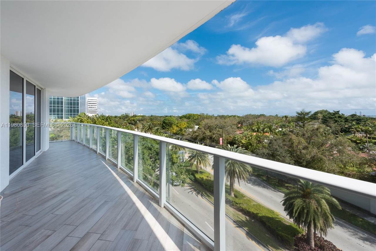 https://bt-photos.global.ssl.fastly.net/miami/1280_boomver_1_A11980853-2.jpg