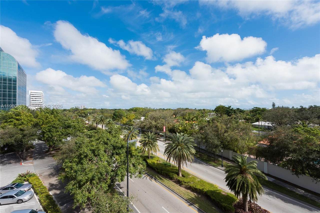 https://bt-photos.global.ssl.fastly.net/miami/1280_boomver_1_A11980853-2.jpg